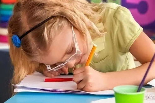 电子产品对儿童青少年眼睛的危害有多大？铂林眼科为您详解